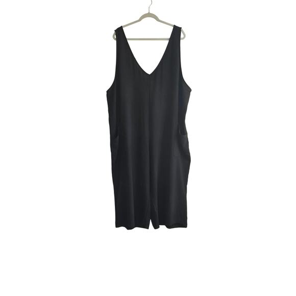 Torrid NWT Wide Leg Crop Seersucker Jumper. Size 2. Black. - Picture 2 of 8